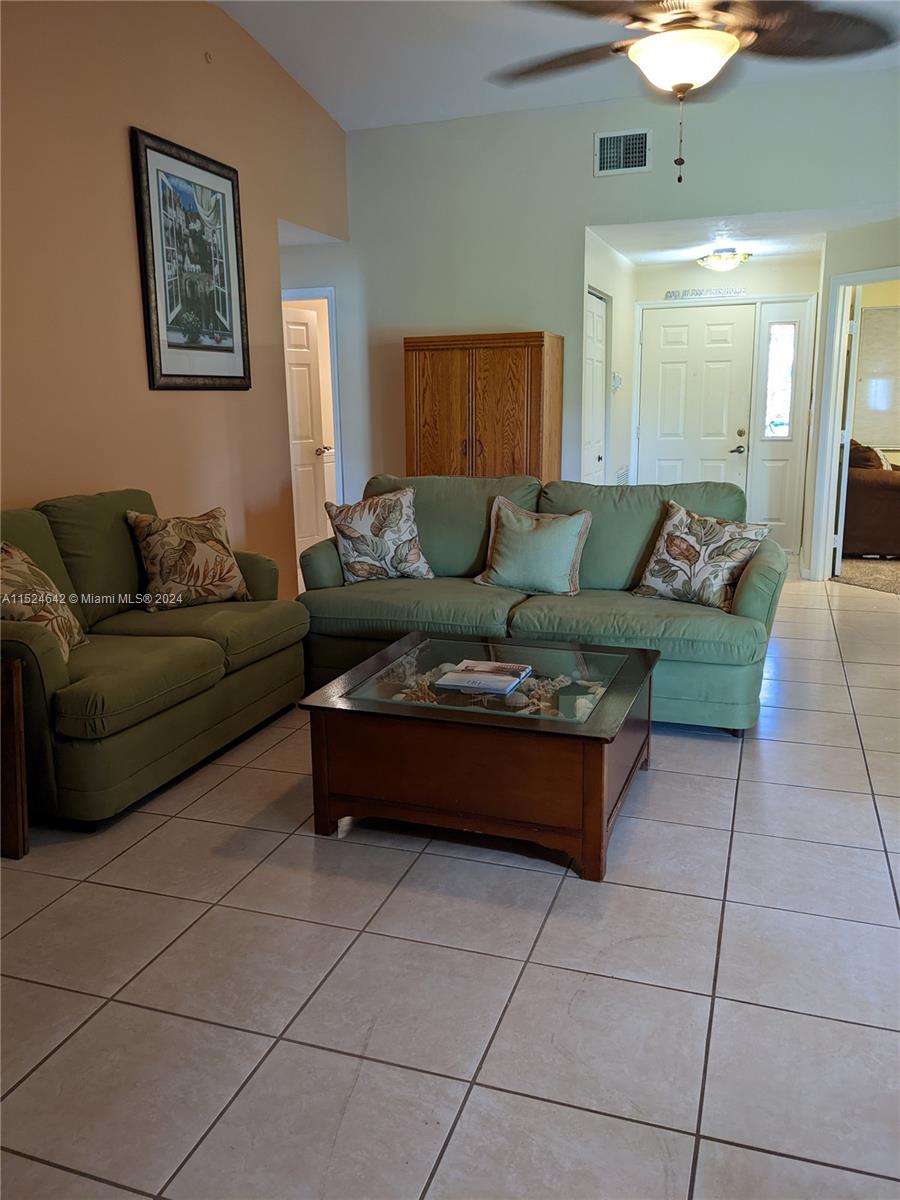 585 SE 25th Ln, Homestead, Florida 33033, 3 Bedrooms Bedrooms, ,2 BathroomsBathrooms,Residential,For Sale,585 SE 25th Ln,A11524642