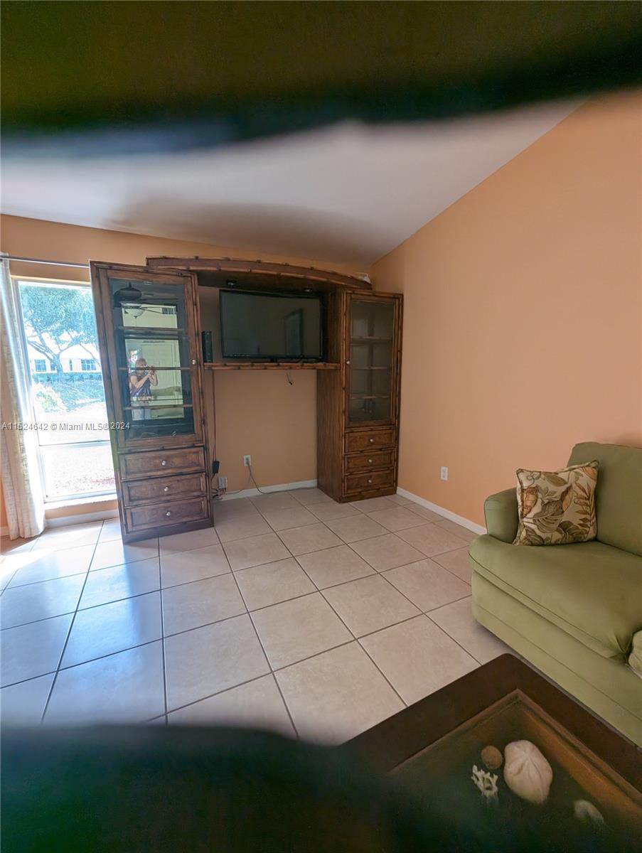 585 SE 25th Ln, Homestead, Florida 33033, 3 Bedrooms Bedrooms, ,2 BathroomsBathrooms,Residential,For Sale,585 SE 25th Ln,A11524642