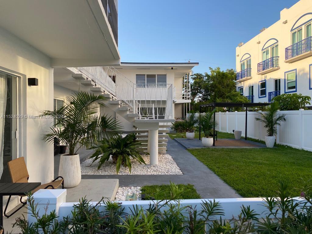 BEAUTIFUL APARTMENT WITH 2 BEDROOMS, TWO BATHROOMS IN A BUILDING LOCATED IN BAY HARBOR ISLES, A FEW MINUTES FROM THE BEACH, RESTAURANTS AND SHOPING NEARBY. READY TO MOVE IN
APARTMENT IS AVAILABLE EITHER WAY WITH FURNITURE OR NOT FURNITURE.