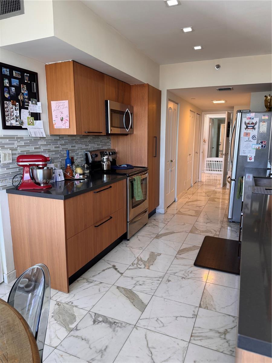 20281 E Country Club Dr 2402, Aventura, Florida 33180, 2 Bedrooms Bedrooms, ,2 BathroomsBathrooms,Residential,For Sale,20281 E Country Club Dr 2402,A11520250