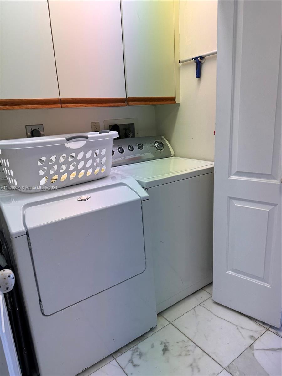 20281 E Country Club Dr 2402, Aventura, Florida 33180, 2 Bedrooms Bedrooms, ,2 BathroomsBathrooms,Residential,For Sale,20281 E Country Club Dr 2402,A11520250