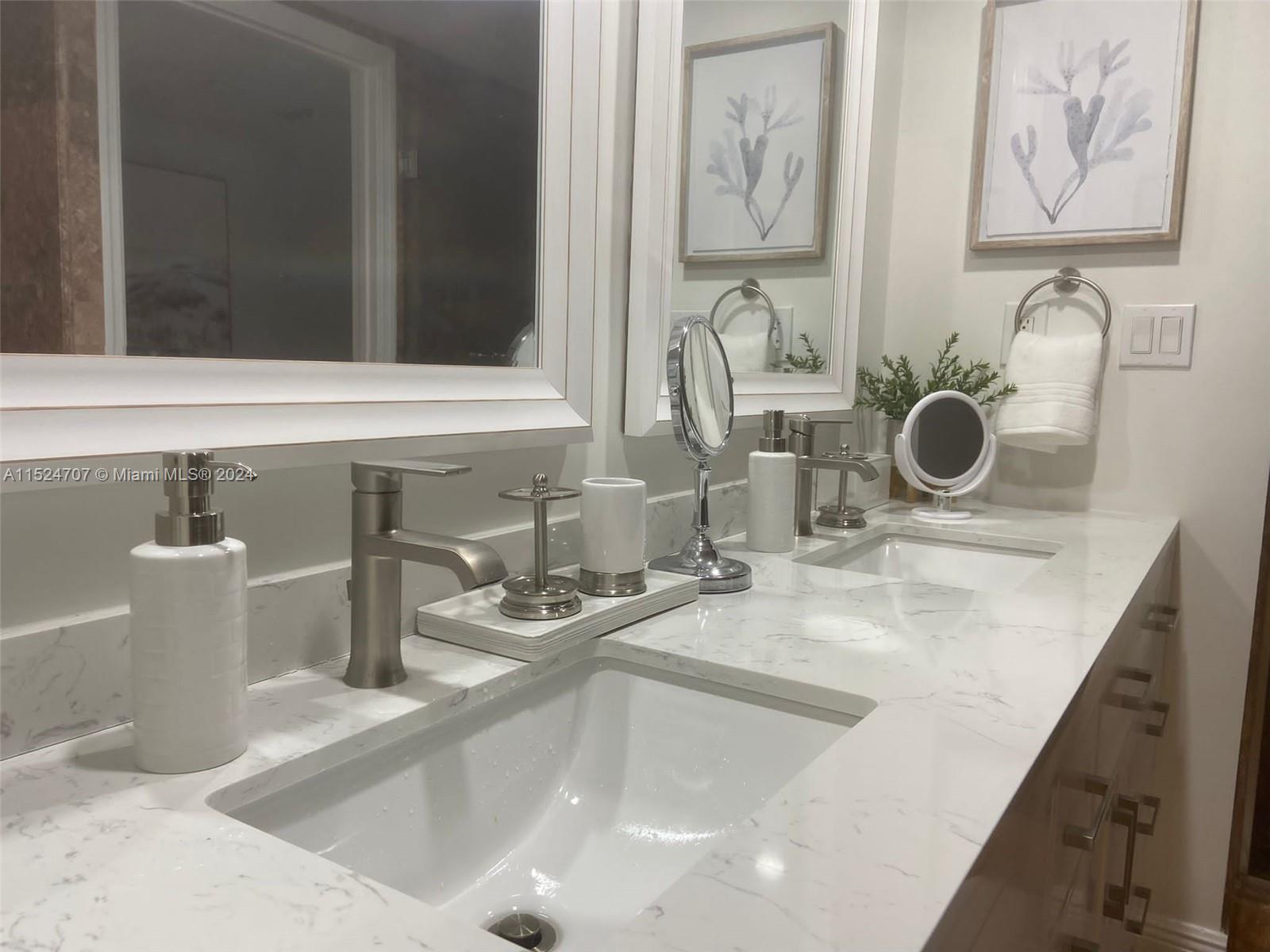 Key Biscayne, Florida 33149, 3 Bedrooms Bedrooms, ,3 BathroomsBathrooms,Residentiallease,For Rent,A11524707