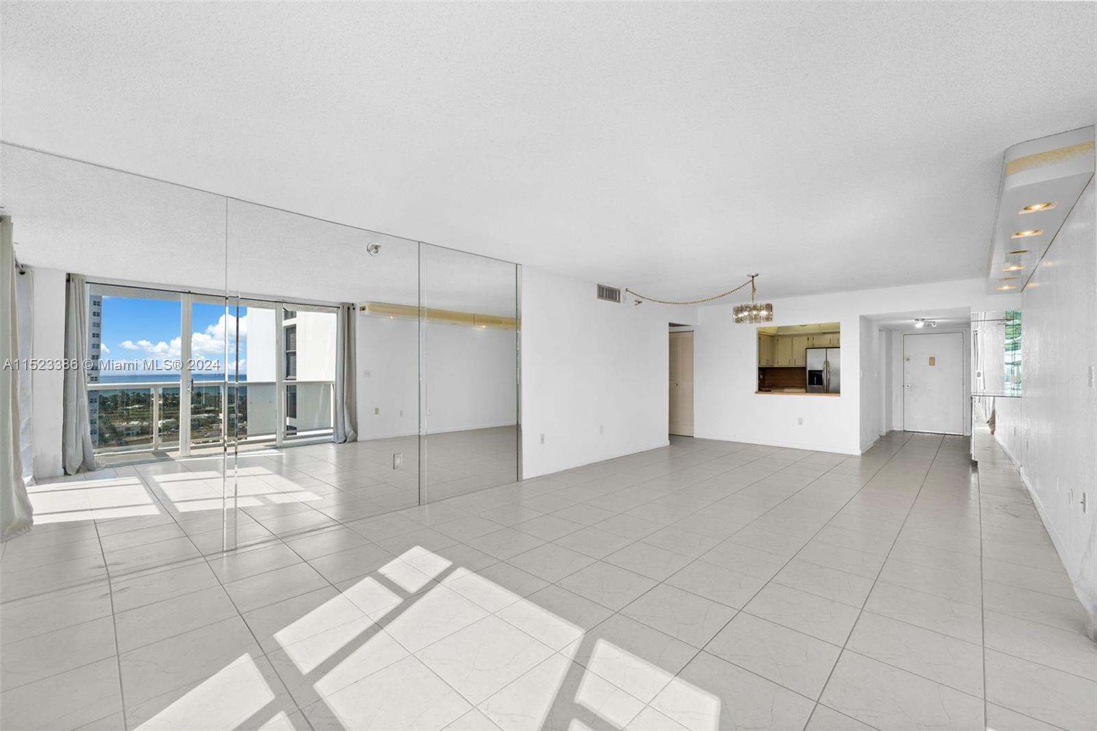 20505 E Country Club Dr 1938, Aventura, Florida 33180, 2 Bedrooms Bedrooms, ,2 BathroomsBathrooms,Residential,For Sale,20505 E Country Club Dr 1938,A11523386