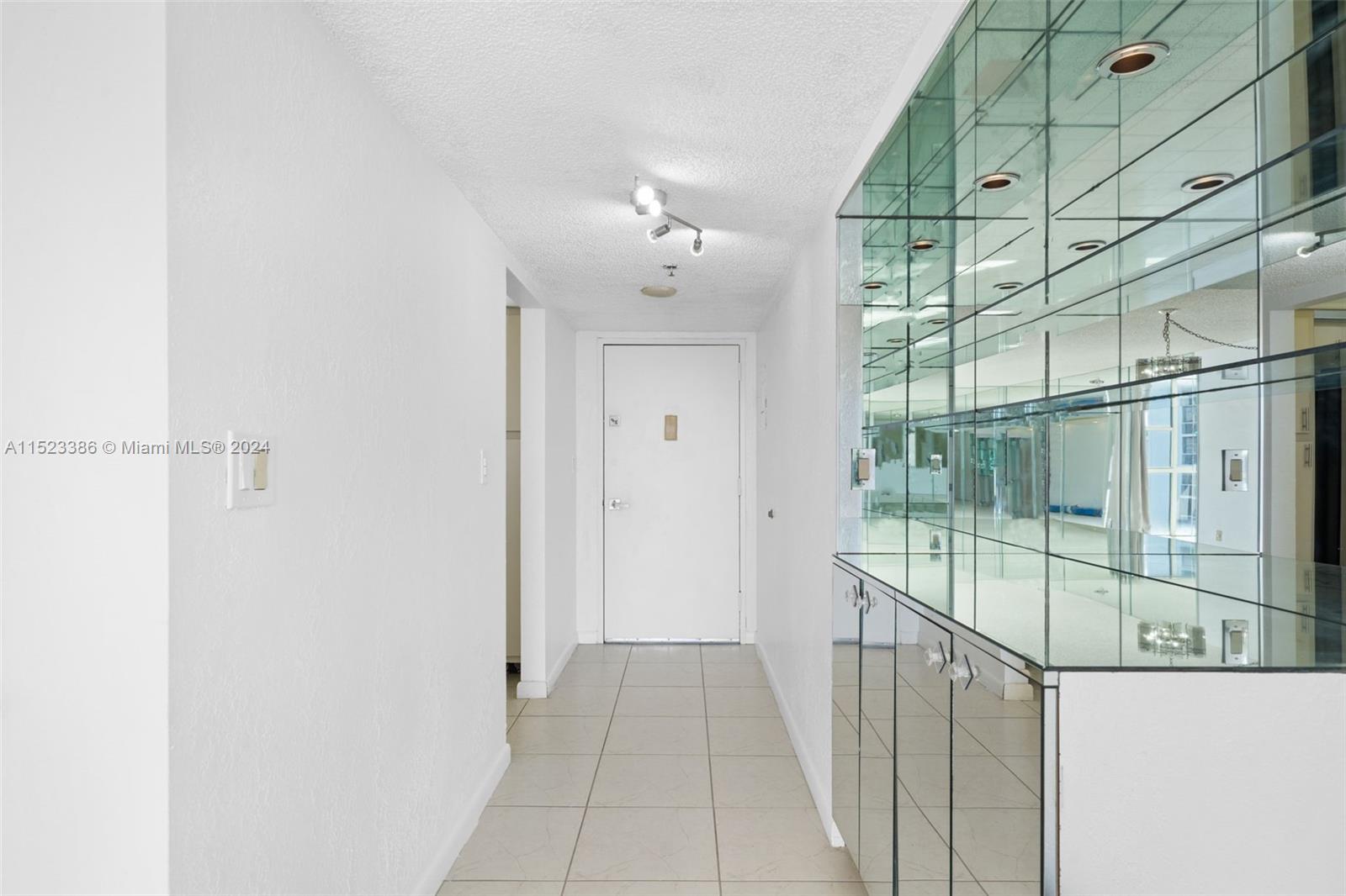 20505 E Country Club Dr 1938, Aventura, Florida 33180, 2 Bedrooms Bedrooms, ,2 BathroomsBathrooms,Residential,For Sale,20505 E Country Club Dr 1938,A11523386