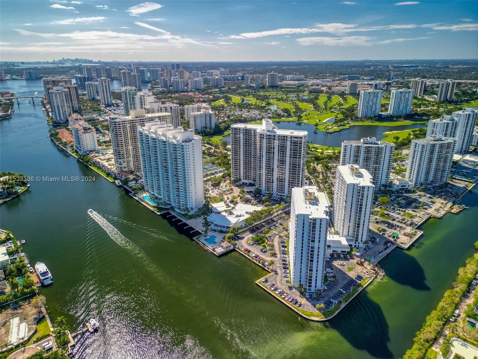 20505 E Country Club Dr 1938, Aventura, Florida 33180, 2 Bedrooms Bedrooms, ,2 BathroomsBathrooms,Residential,For Sale,20505 E Country Club Dr 1938,A11523386