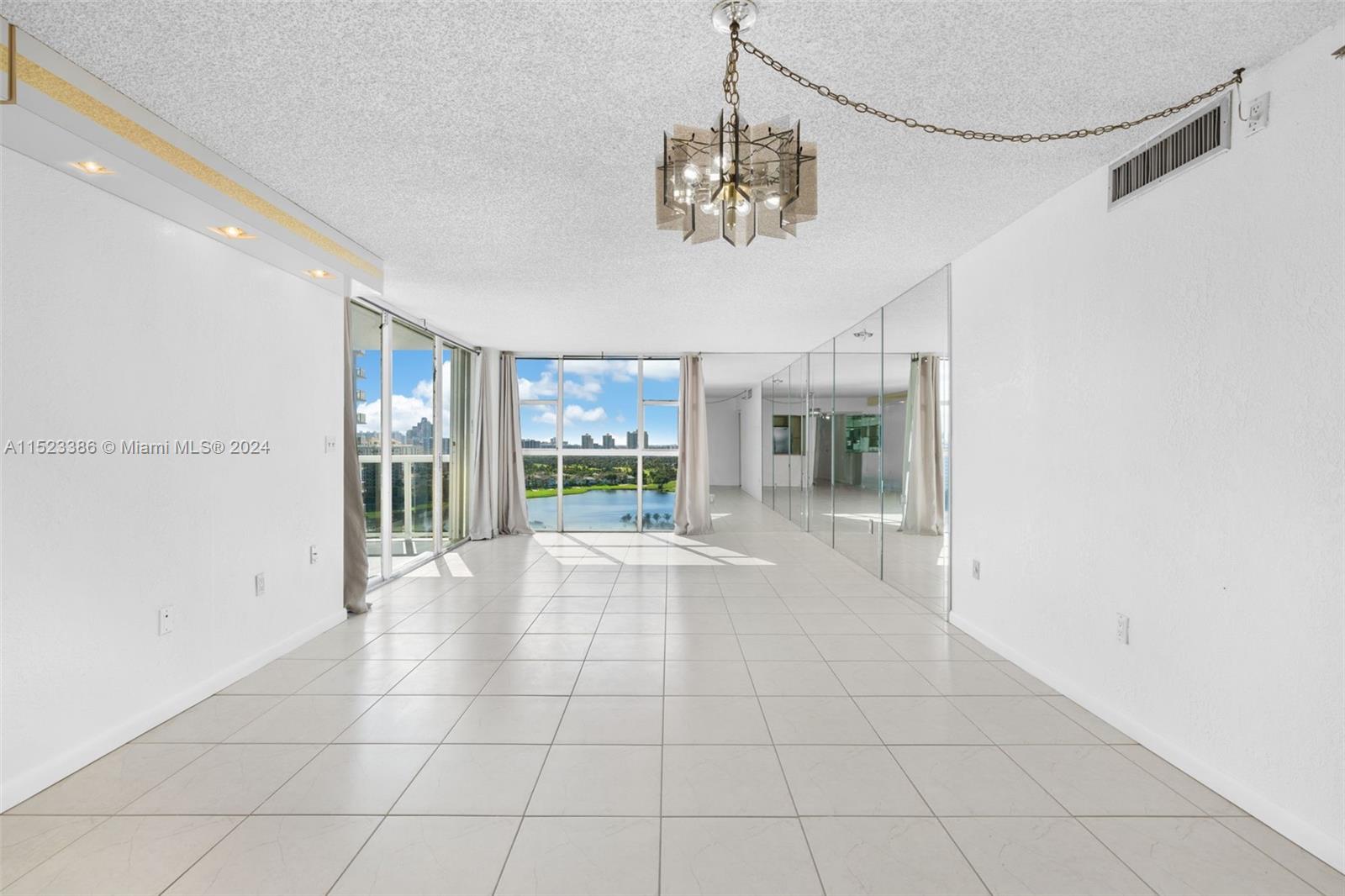 20505 E Country Club Dr 1938, Aventura, Florida 33180, 2 Bedrooms Bedrooms, ,2 BathroomsBathrooms,Residential,For Sale,20505 E Country Club Dr 1938,A11523386