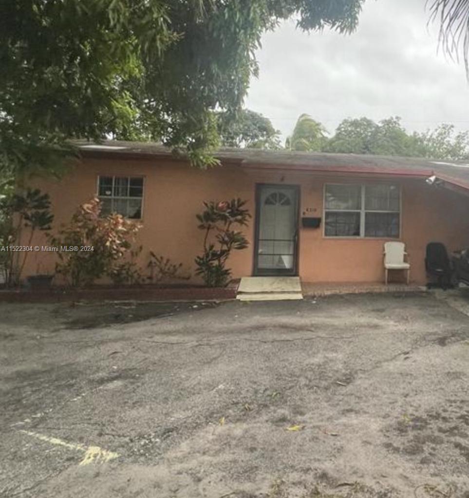 4310 NW 33rd St, Lauderdale Lakes FL 33319