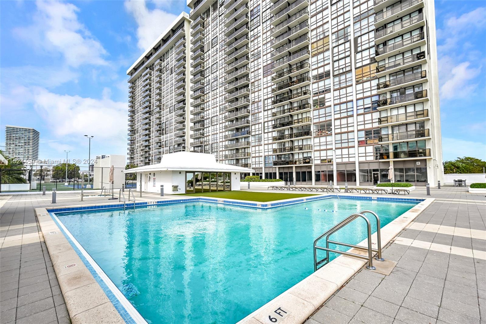 600 NE 36th St 1910, Miami, Florida 33137, 2 Bedrooms Bedrooms, ,1 BathroomBathrooms,Residential,For Sale,600 NE 36th St 1910,A11524459