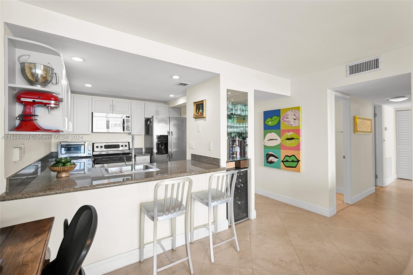 600 NE 36th St 1910, Miami, Florida 33137, 2 Bedrooms Bedrooms, ,1 BathroomBathrooms,Residential,For Sale,600 NE 36th St 1910,A11524459