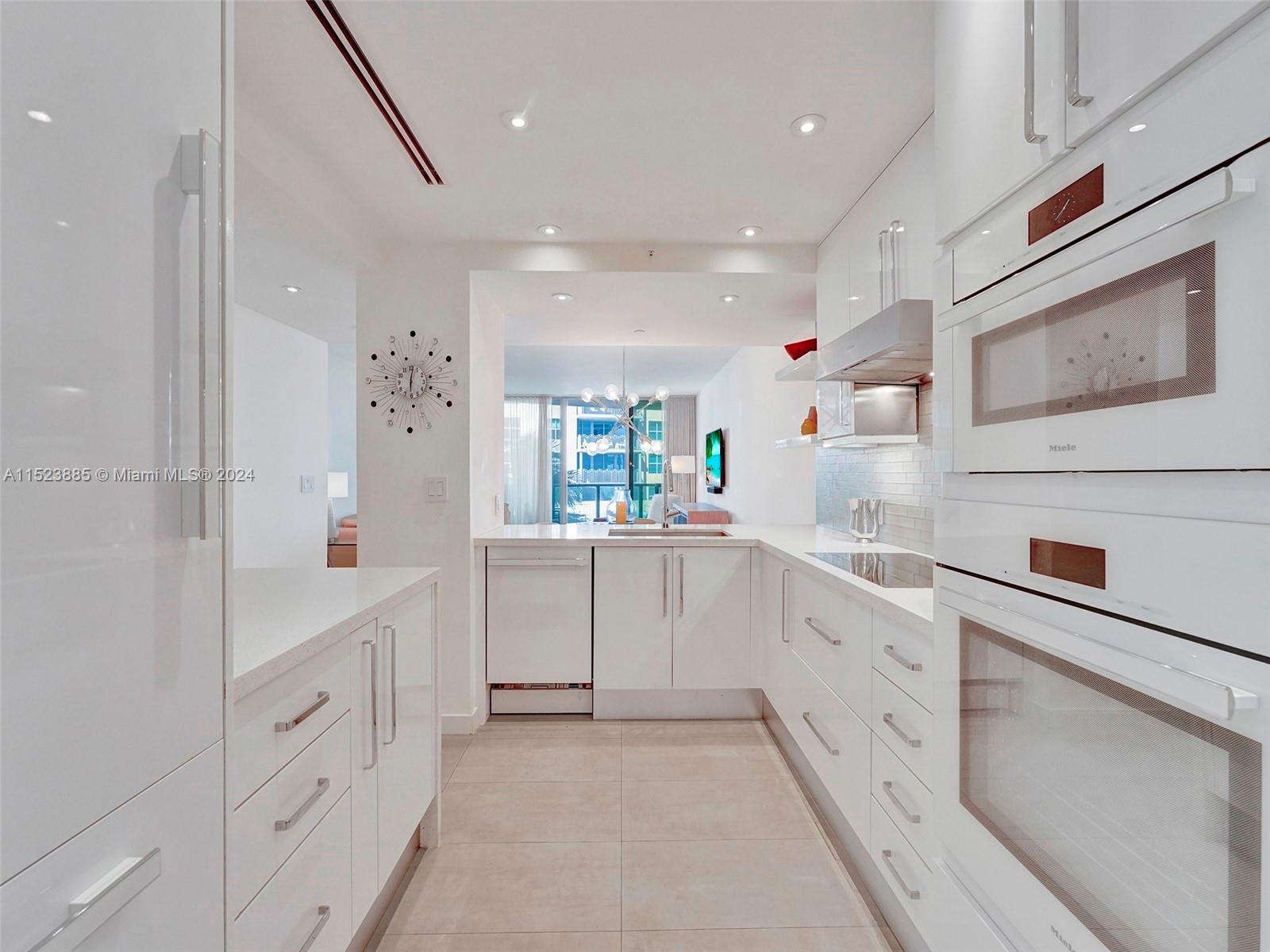 1455 Ocean Dr 610, Miami Beach, Florida 33139, 2 Bedrooms Bedrooms, ,2 BathroomsBathrooms,Residentiallease,For Rent,1455 Ocean Dr 610,A11523885