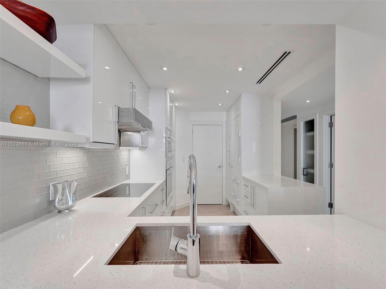 1455 Ocean Dr 610, Miami Beach, Florida 33139, 2 Bedrooms Bedrooms, ,2 BathroomsBathrooms,Residentiallease,For Rent,1455 Ocean Dr 610,A11523885