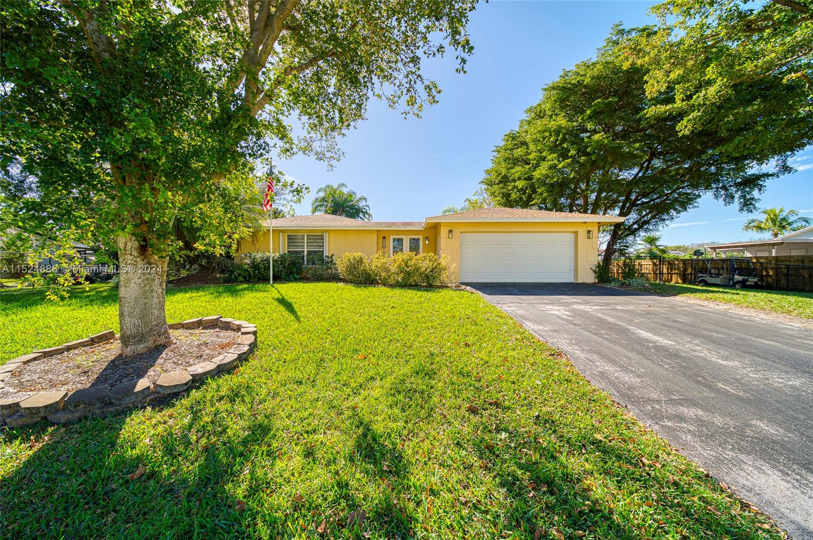 8600 SW 179th St  For Sale A11524886, FL