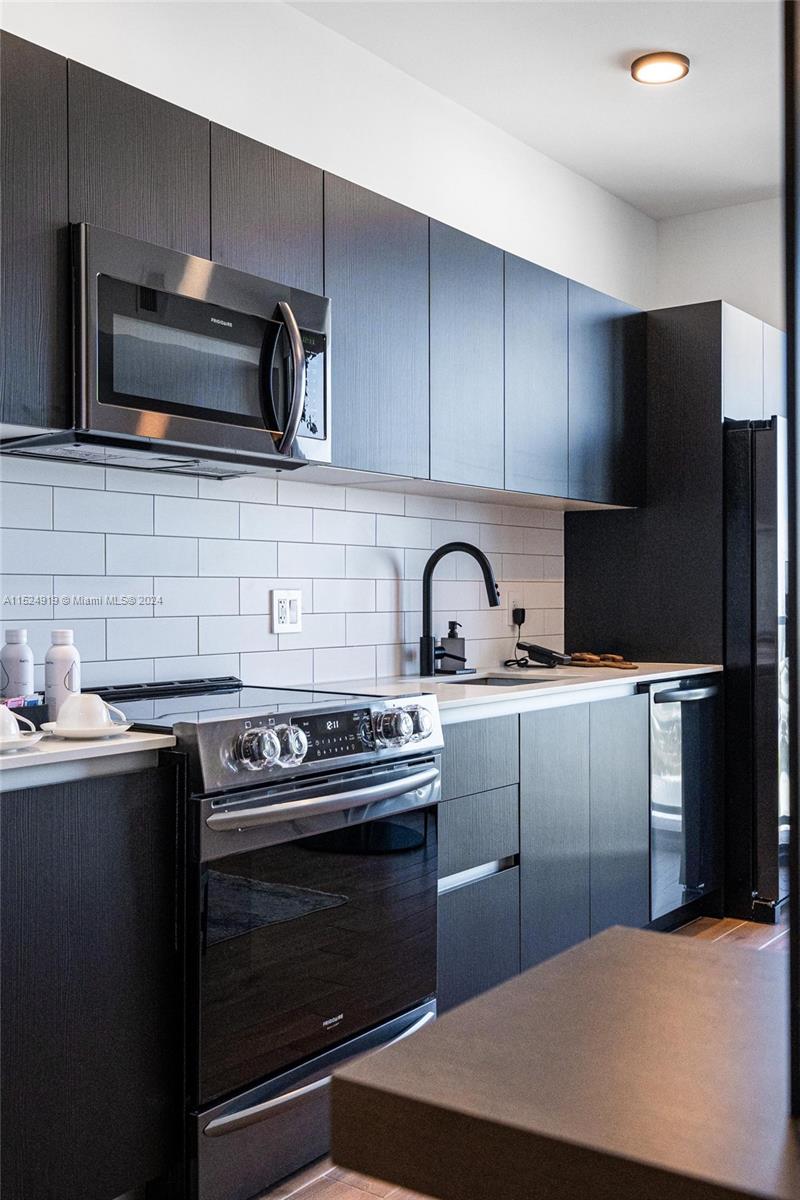 398 NE 5th St 2303, Miami, Florida 33132, 1 Bedroom Bedrooms, ,1 BathroomBathrooms,Residential,For Sale,398 NE 5th St 2303,A11524919