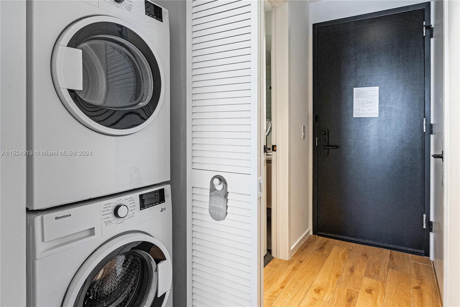 398 NE 5th St 2303, Miami, Florida 33132, 1 Bedroom Bedrooms, ,1 BathroomBathrooms,Residential,For Sale,398 NE 5th St 2303,A11524919