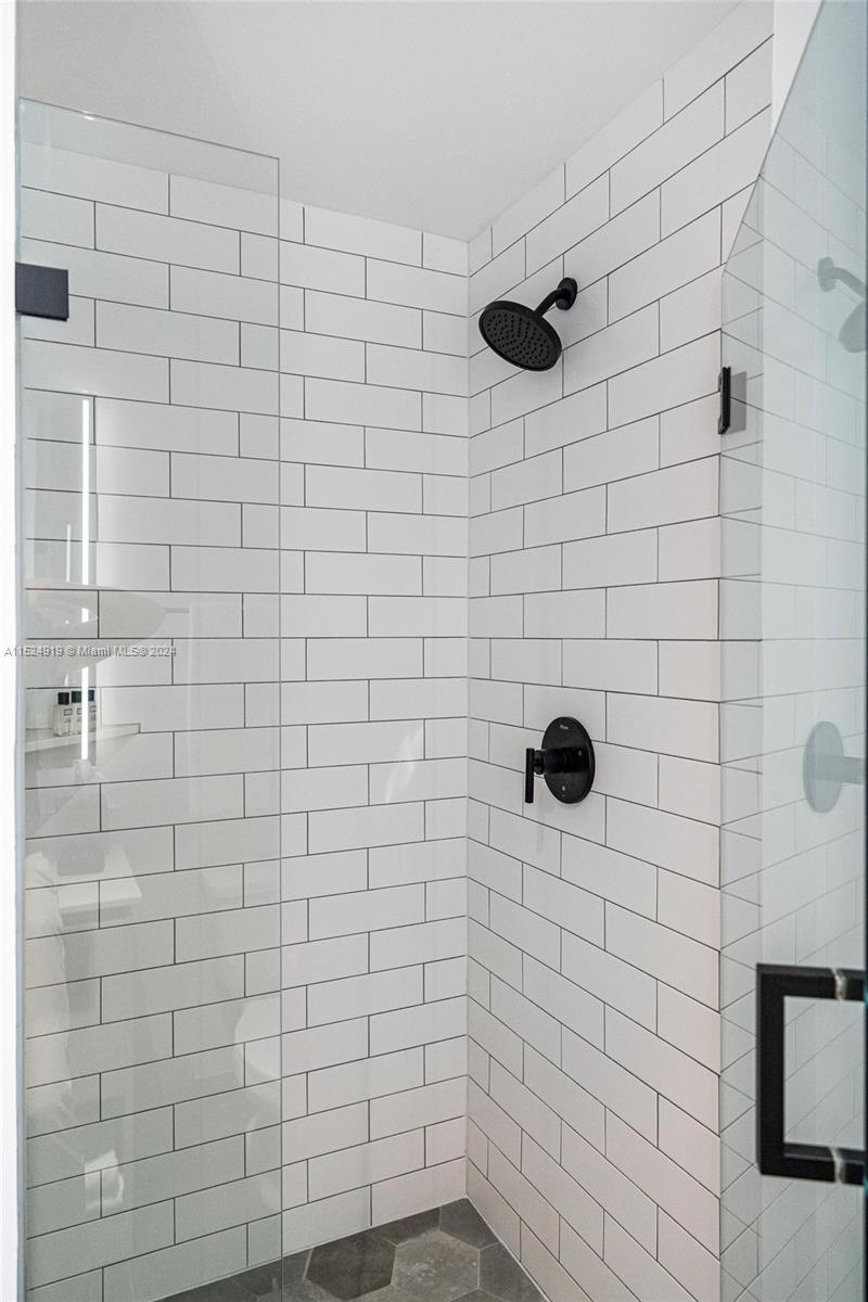 398 NE 5th St 2303, Miami, Florida 33132, 1 Bedroom Bedrooms, ,1 BathroomBathrooms,Residential,For Sale,398 NE 5th St 2303,A11524919