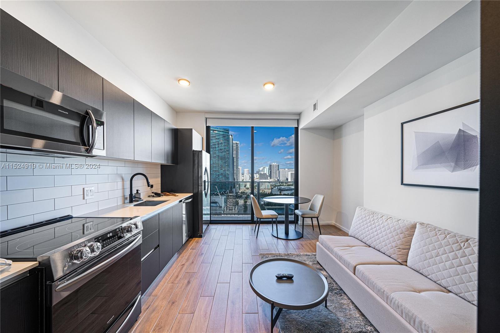 398 NE 5th St 2303, Miami, Florida 33132, 1 Bedroom Bedrooms, ,1 BathroomBathrooms,Residential,For Sale,398 NE 5th St 2303,A11524919