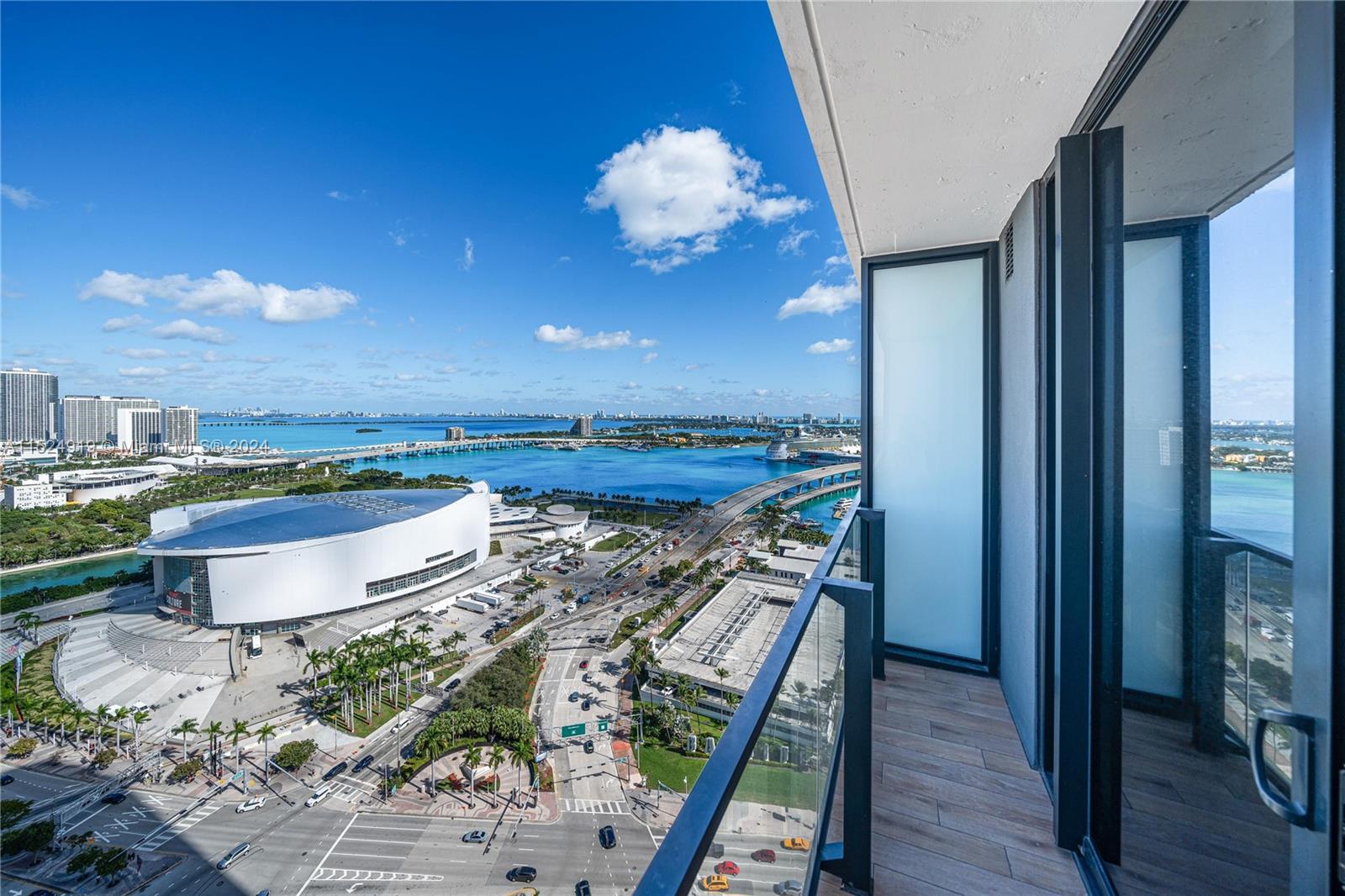 398 NE 5th St 2303, Miami, Florida 33132, 1 Bedroom Bedrooms, ,1 BathroomBathrooms,Residential,For Sale,398 NE 5th St 2303,A11524919