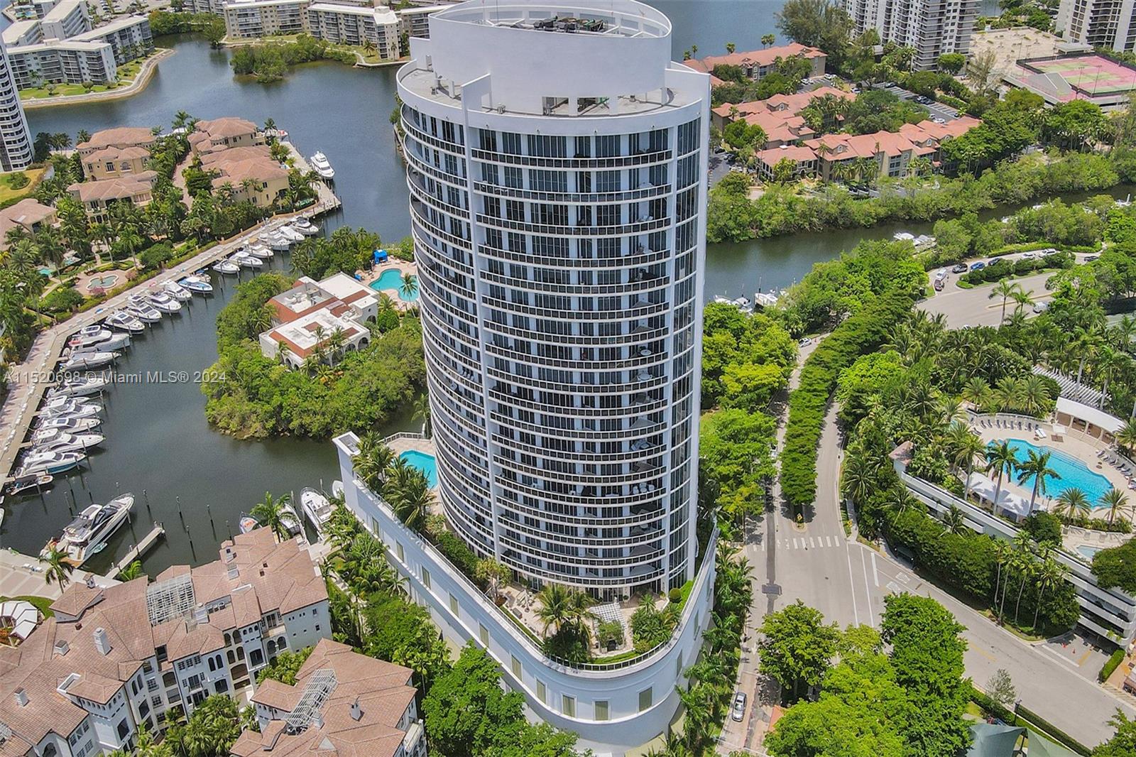 4100 Island Blvd, Aventura, FL, 33160 United States, 3 Bedrooms Bedrooms, ,3 BathroomsBathrooms,Residential,For Sale,Island Blvd,A11520698