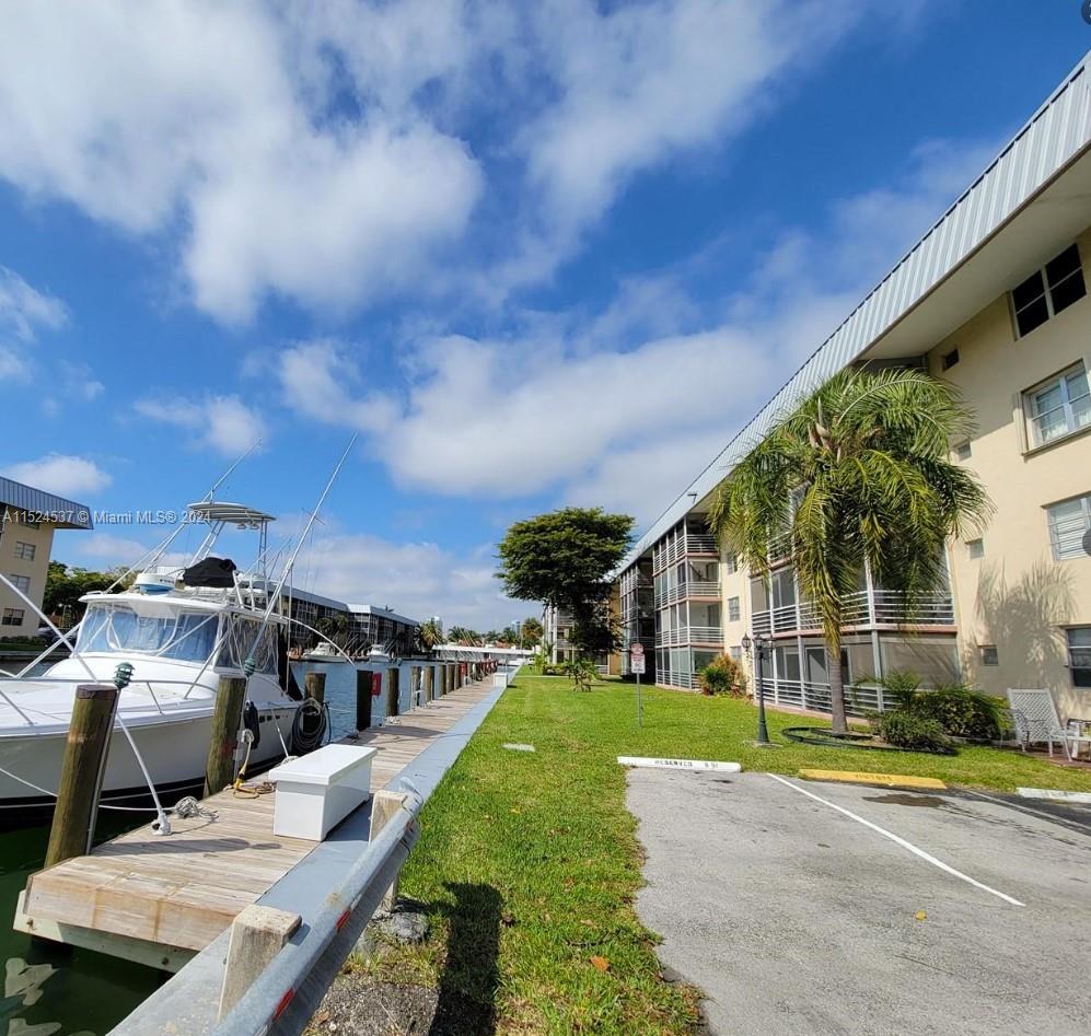 3600 NE 170 Street 308D, North Miami Beach, Florida 33160, 1 Bedroom Bedrooms, ,1 BathroomBathrooms,Residential,For Sale,3600 NE 170 Street 308D,A11524537