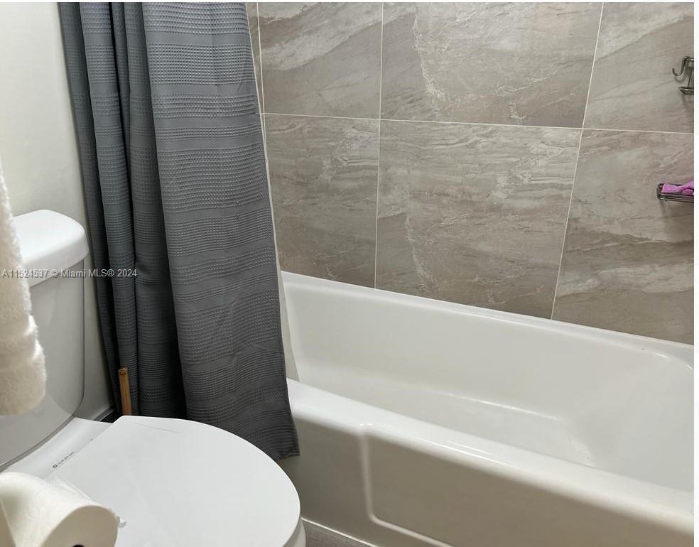 3600 NE 170 Street 308D, North Miami Beach, Florida 33160, 1 Bedroom Bedrooms, ,1 BathroomBathrooms,Residential,For Sale,3600 NE 170 Street 308D,A11524537
