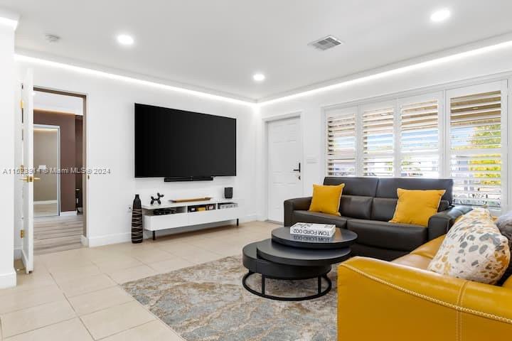 806 NE 22nd Dr, Wilton Manors, Florida 33305, 3 Bedrooms Bedrooms, ,2 BathroomsBathrooms,Residential,For Sale,806 NE 22nd Dr,A11523914