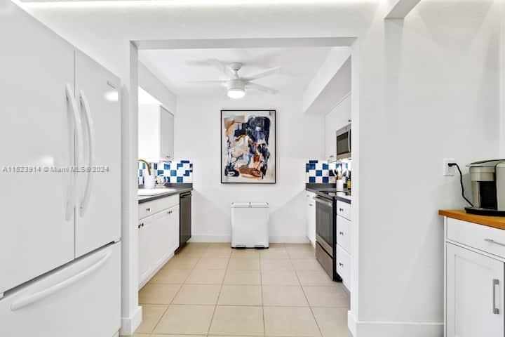 806 NE 22nd Dr, Wilton Manors, Florida 33305, 3 Bedrooms Bedrooms, ,2 BathroomsBathrooms,Residential,For Sale,806 NE 22nd Dr,A11523914