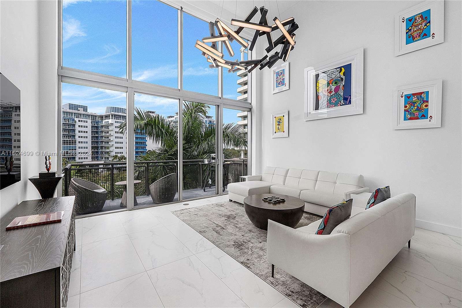 6000 Collins Ave 510, Miami Beach, Florida 33140, 1 Bedroom Bedrooms, ,1 BathroomBathrooms,Residential,For Sale,6000 Collins Ave 510,A11524699