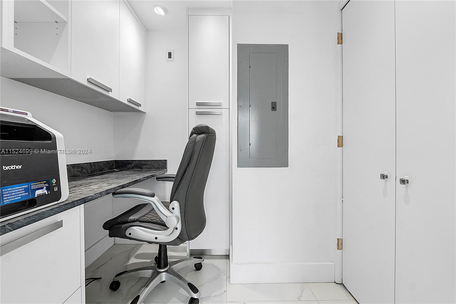 6000 Collins Ave 510, Miami Beach, Florida 33140, 1 Bedroom Bedrooms, ,1 BathroomBathrooms,Residential,For Sale,6000 Collins Ave 510,A11524699