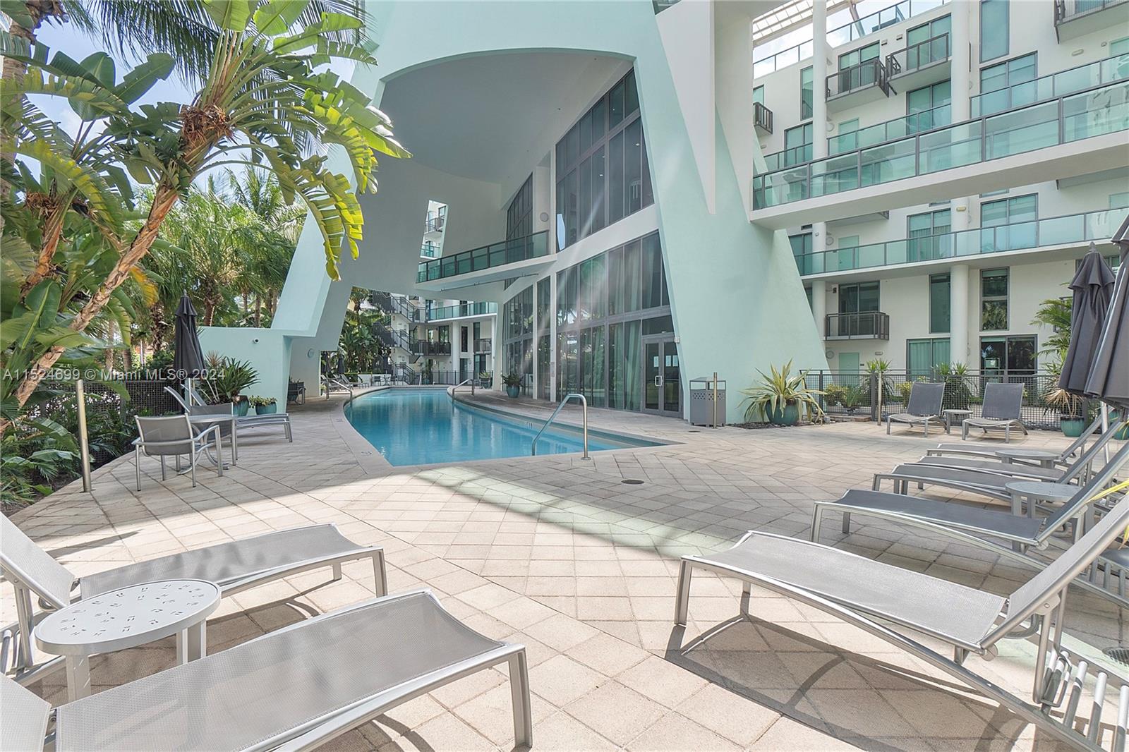 6000 Collins Ave 510, Miami Beach, Florida 33140, 1 Bedroom Bedrooms, ,1 BathroomBathrooms,Residential,For Sale,6000 Collins Ave 510,A11524699