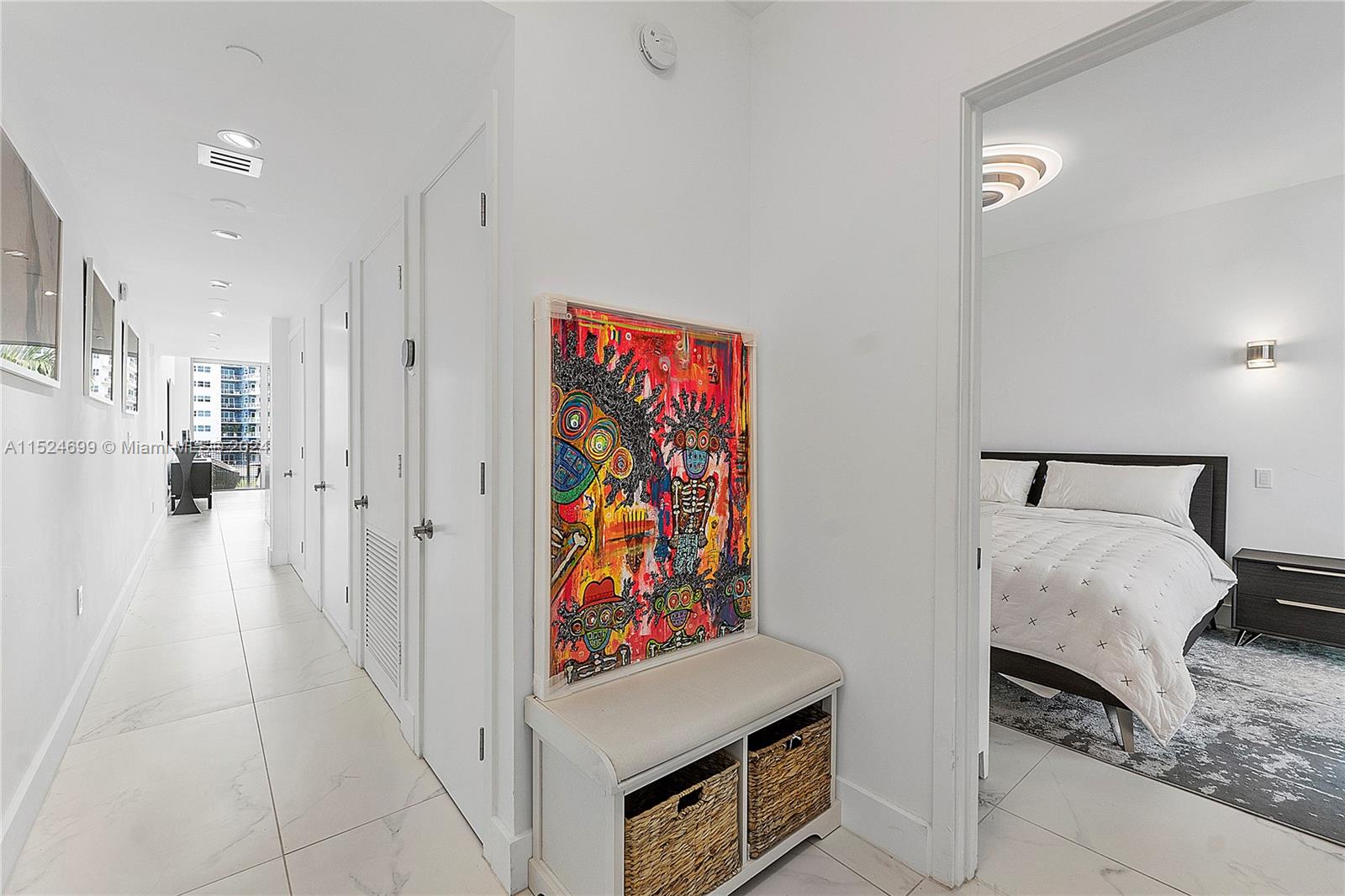 6000 Collins Ave 510, Miami Beach, Florida 33140, 1 Bedroom Bedrooms, ,1 BathroomBathrooms,Residential,For Sale,6000 Collins Ave 510,A11524699