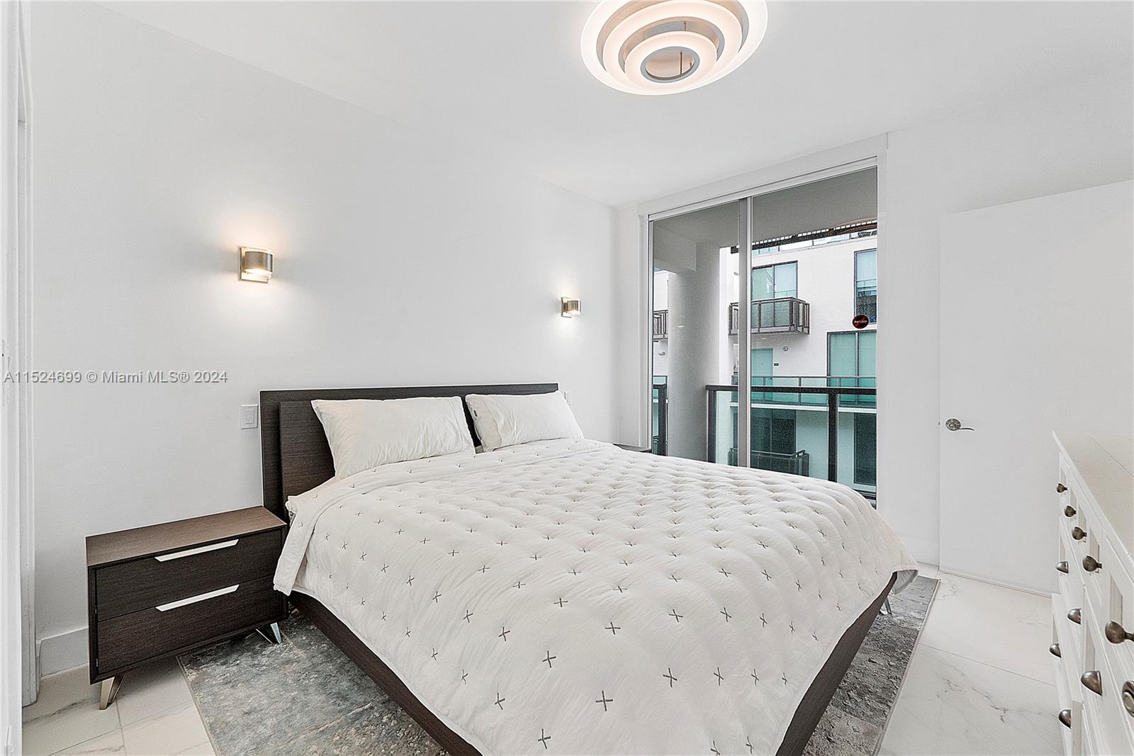 6000 Collins Ave 510, Miami Beach, Florida 33140, 1 Bedroom Bedrooms, ,1 BathroomBathrooms,Residential,For Sale,6000 Collins Ave 510,A11524699