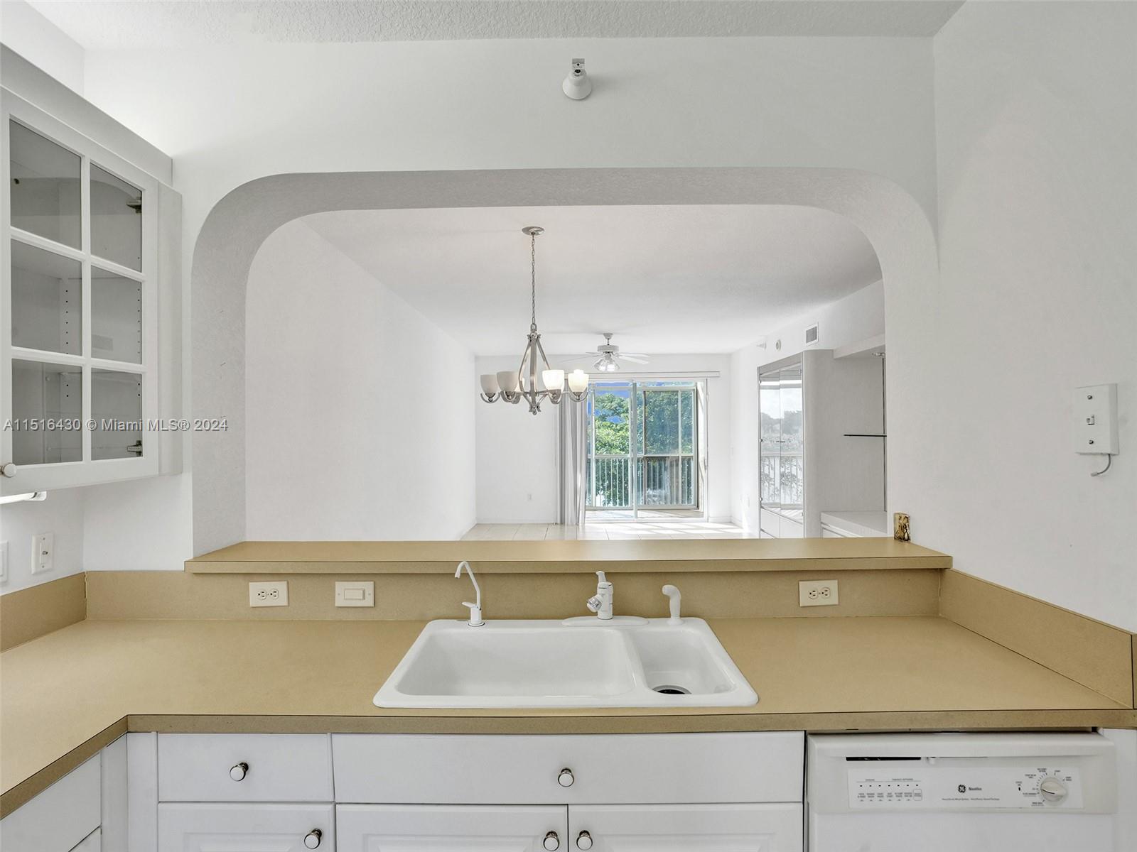 7623 Southampton Ter 305, Tamarac, Florida 33321, 2 Bedrooms Bedrooms, ,2 BathroomsBathrooms,Residential,For Sale,7623 Southampton Ter 305,A11516430