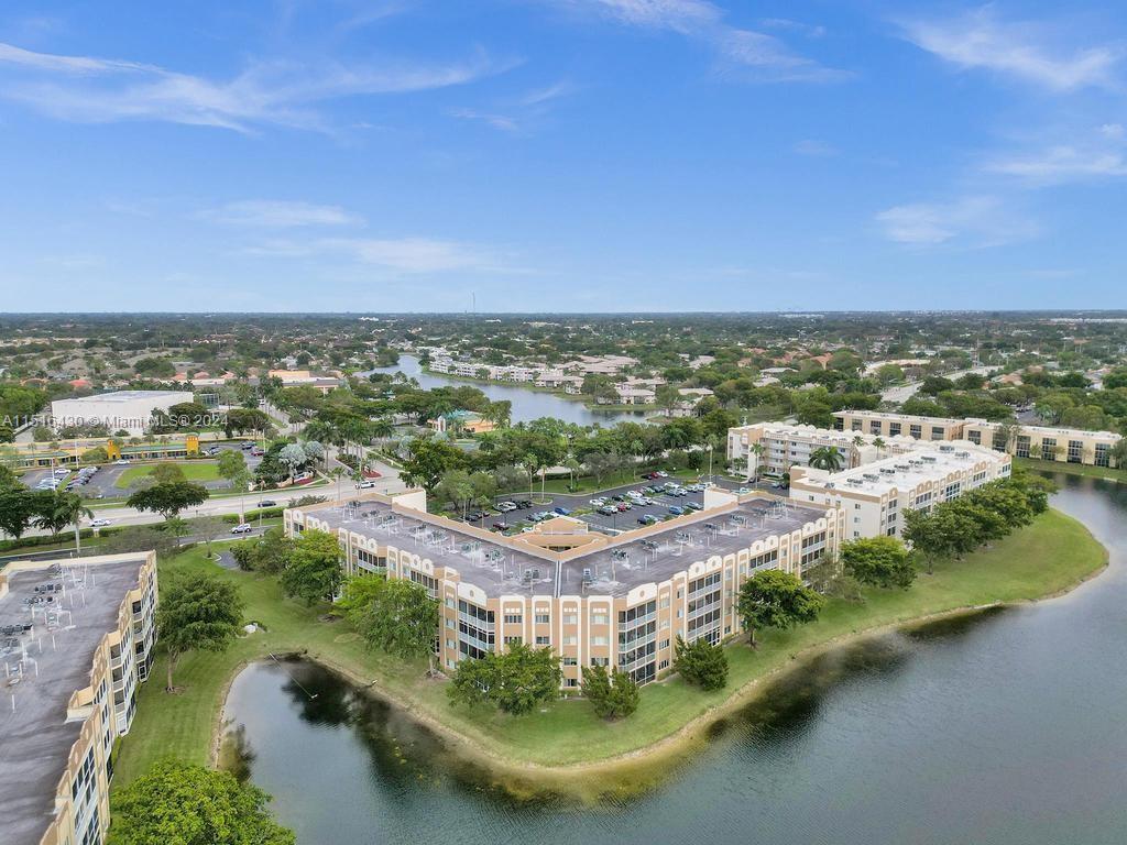 7623 Southampton Ter 305, Tamarac, Florida 33321, 2 Bedrooms Bedrooms, ,2 BathroomsBathrooms,Residential,For Sale,7623 Southampton Ter 305,A11516430