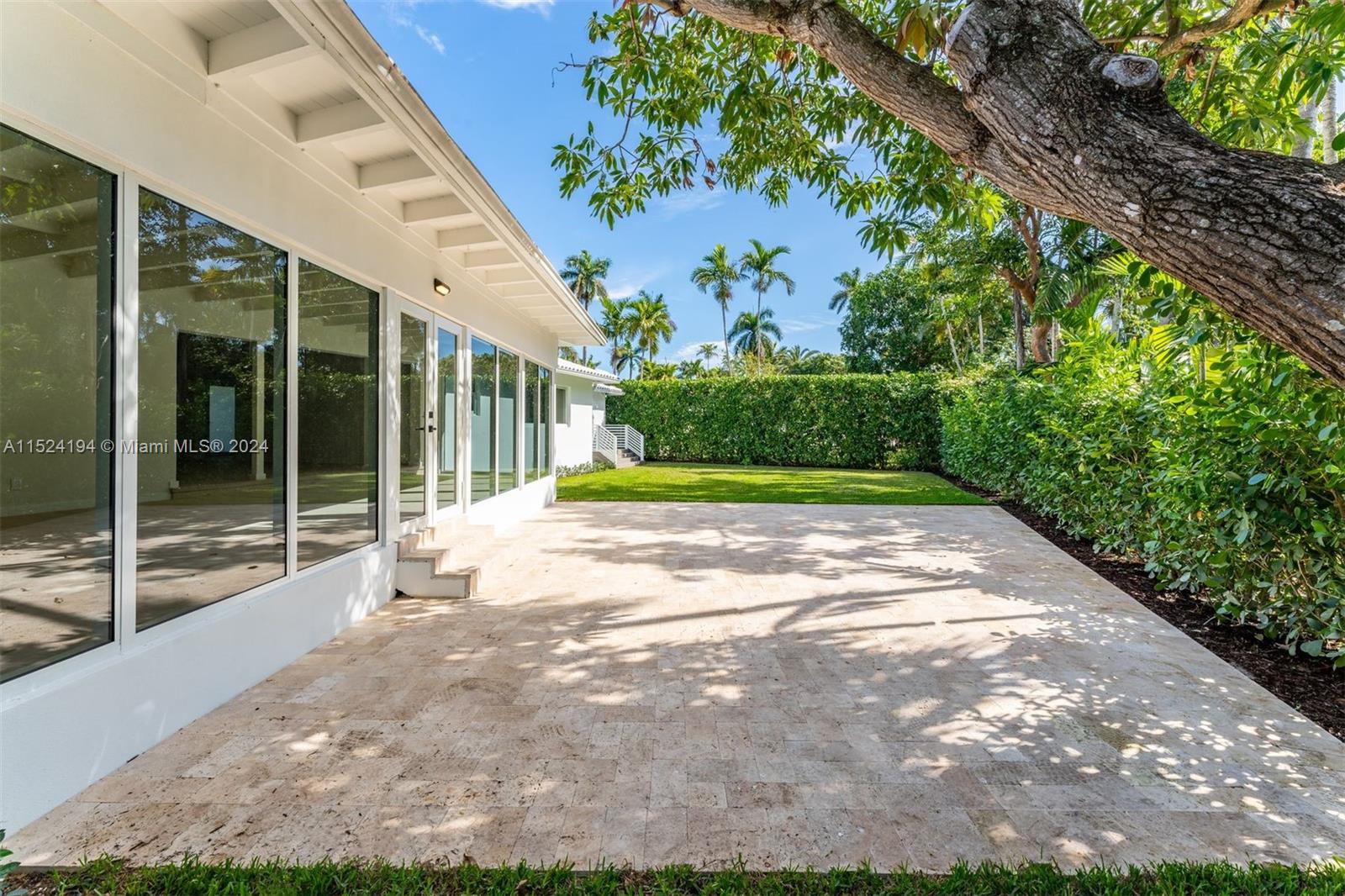 1550 N View Dr, Miami Beach, Florida 33140, 4 Bedrooms Bedrooms, ,4 BathroomsBathrooms,Residentiallease,For Rent,1550 N View Dr,A11524194