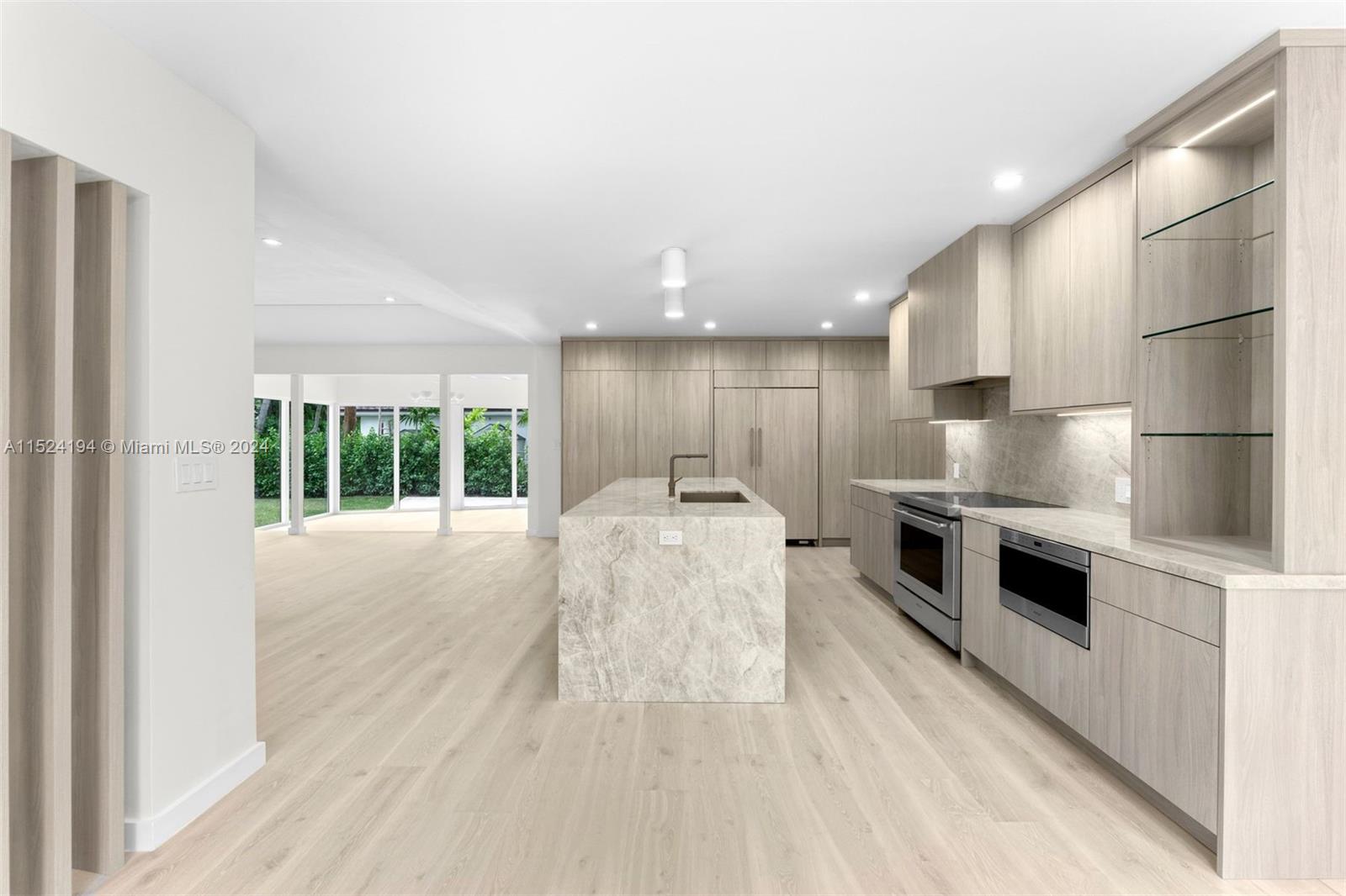 1550 N View Dr, Miami Beach, Florida 33140, 4 Bedrooms Bedrooms, ,4 BathroomsBathrooms,Residentiallease,For Rent,1550 N View Dr,A11524194