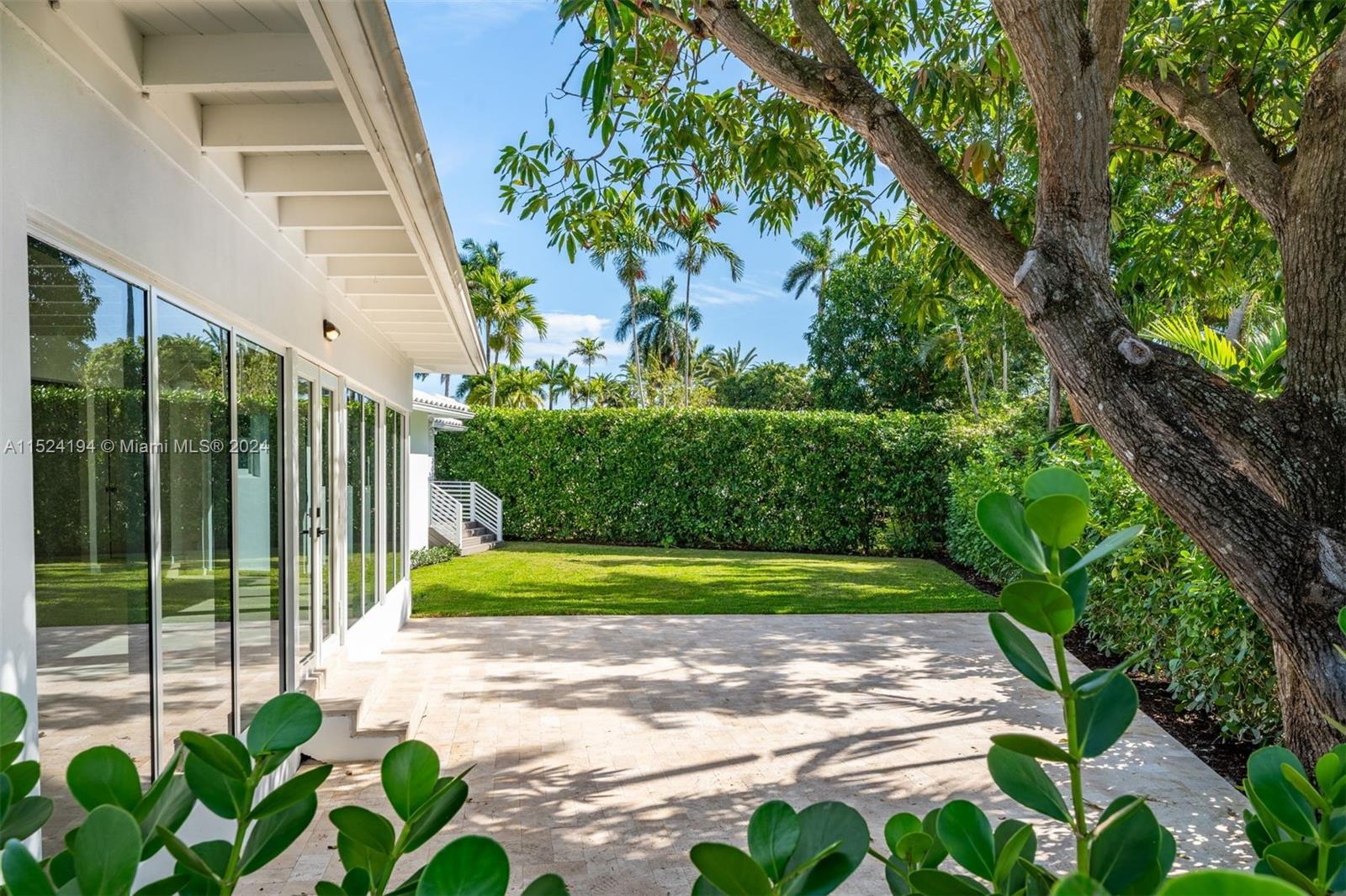 1550 N View Dr, Miami Beach, Florida 33140, 4 Bedrooms Bedrooms, ,4 BathroomsBathrooms,Residentiallease,For Rent,1550 N View Dr,A11524194