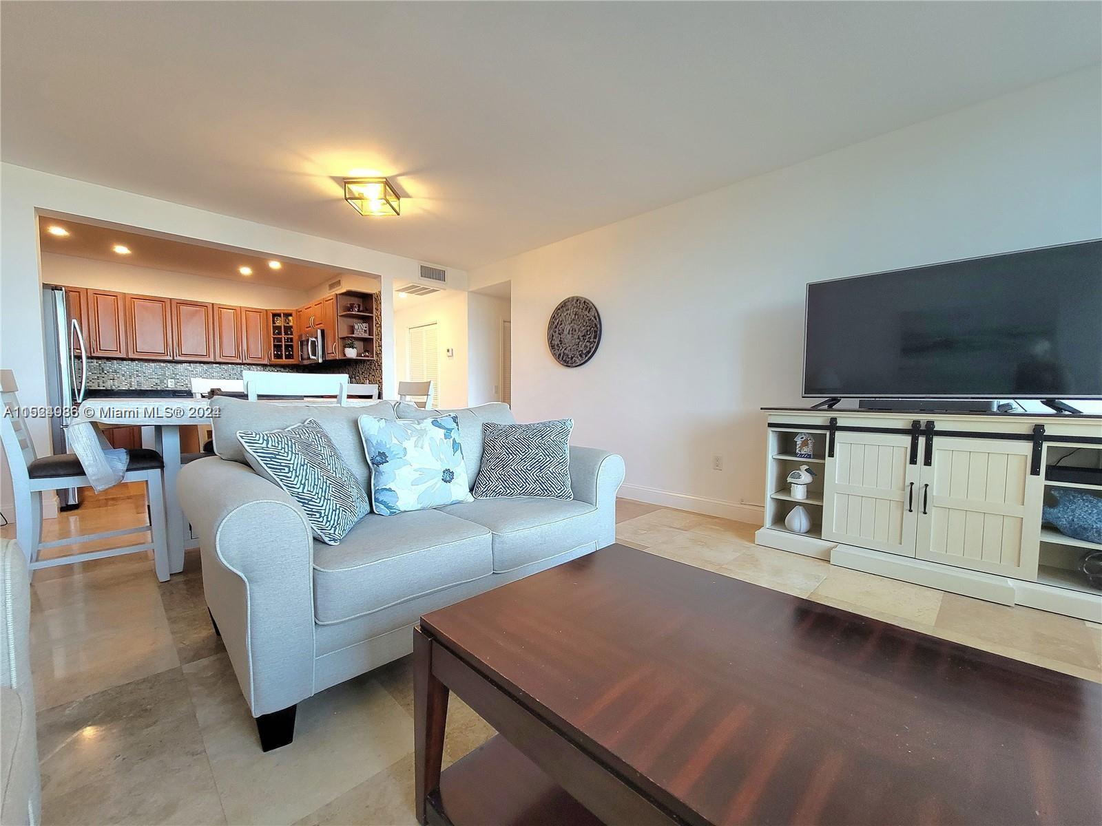 3505 S Ocean Dr 320, Hollywood, Florida 33019, 2 Bedrooms Bedrooms, ,2 BathroomsBathrooms,Residentiallease,For Rent,3505 S Ocean Dr 320,A11524986