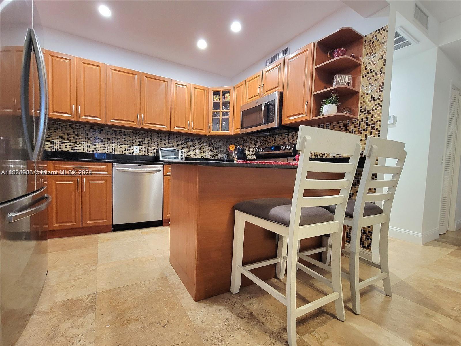 3505 S Ocean Dr 320, Hollywood, Florida 33019, 2 Bedrooms Bedrooms, ,2 BathroomsBathrooms,Residentiallease,For Rent,3505 S Ocean Dr 320,A11524986