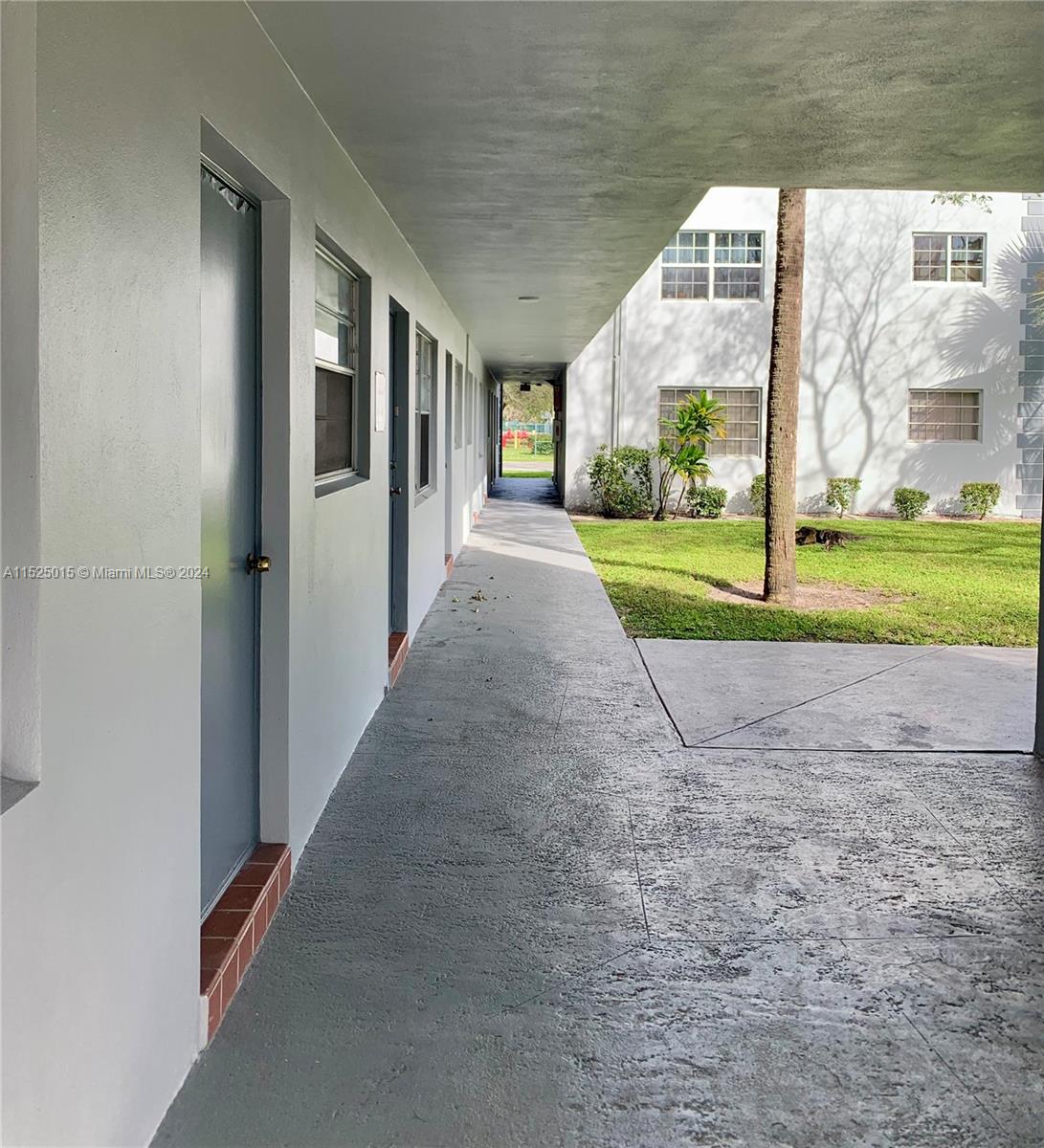 Hollywood, Florida 33021, 1 Bedroom Bedrooms, ,1 BathroomBathrooms,Residential,For Sale,A11525015