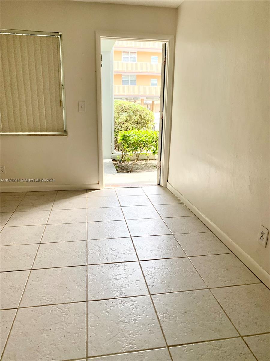 Hollywood, Florida 33021, 1 Bedroom Bedrooms, ,1 BathroomBathrooms,Residential,For Sale,A11525015