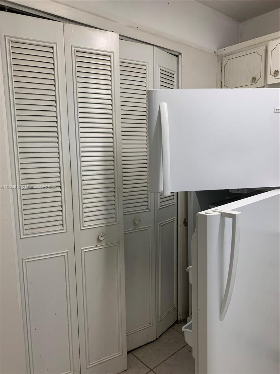 Hollywood, FL, 33021 United States, 1 Bedroom Bedrooms, ,1 BathroomBathrooms,Residential,For Sale,A11525015