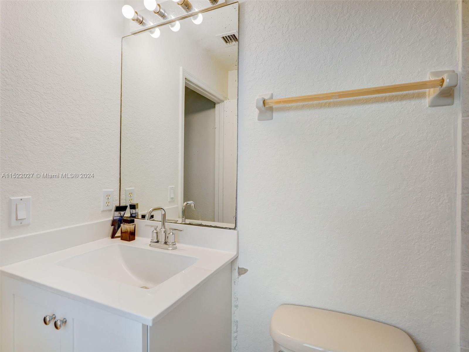 2336 SE 10th St, Homestead, Florida 33035, 3 Bedrooms Bedrooms, ,2 BathroomsBathrooms,Residential,For Sale,2336 SE 10th St,A11522027