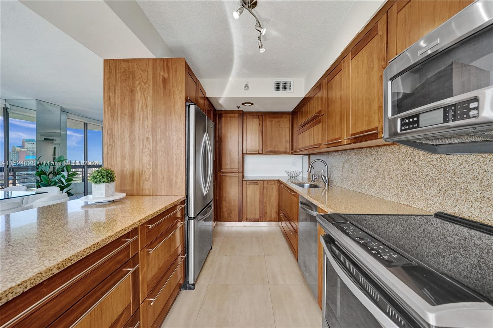 3500 Mystic Pointe Dr 3601, Aventura, Florida 33180, 3 Bedrooms Bedrooms, ,3 BathroomsBathrooms,Residentiallease,For Rent,3500 Mystic Pointe Dr 3601,A11524028