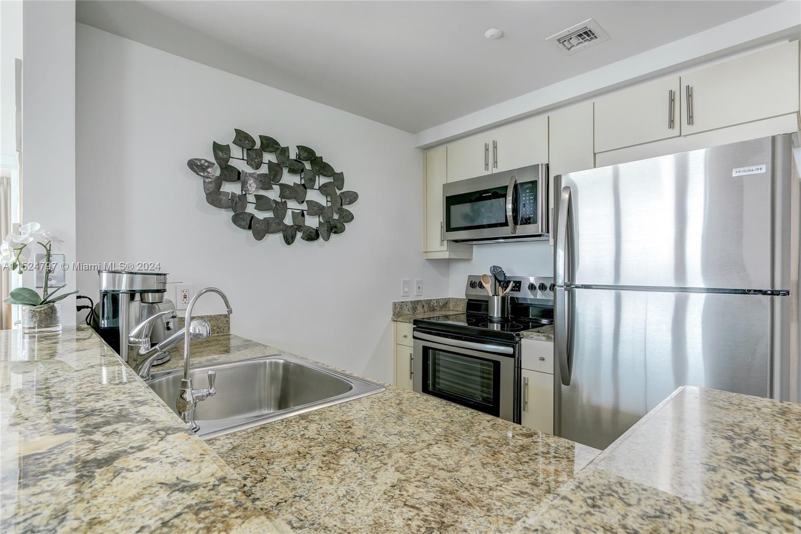 2889 McFarlane Rd 2017, Coconut Grove, Florida 33133, 2 Bedrooms Bedrooms, ,2 BathroomsBathrooms,Residential,For Sale,2889 McFarlane Rd 2017,A11524797