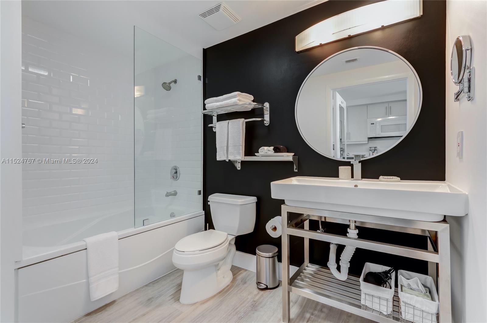 2889 McFarlane Rd 904, Coconut Grove, Florida 33133, 1 Bedroom Bedrooms, ,2 BathroomsBathrooms,Residential,For Sale,2889 McFarlane Rd 904,A11524767