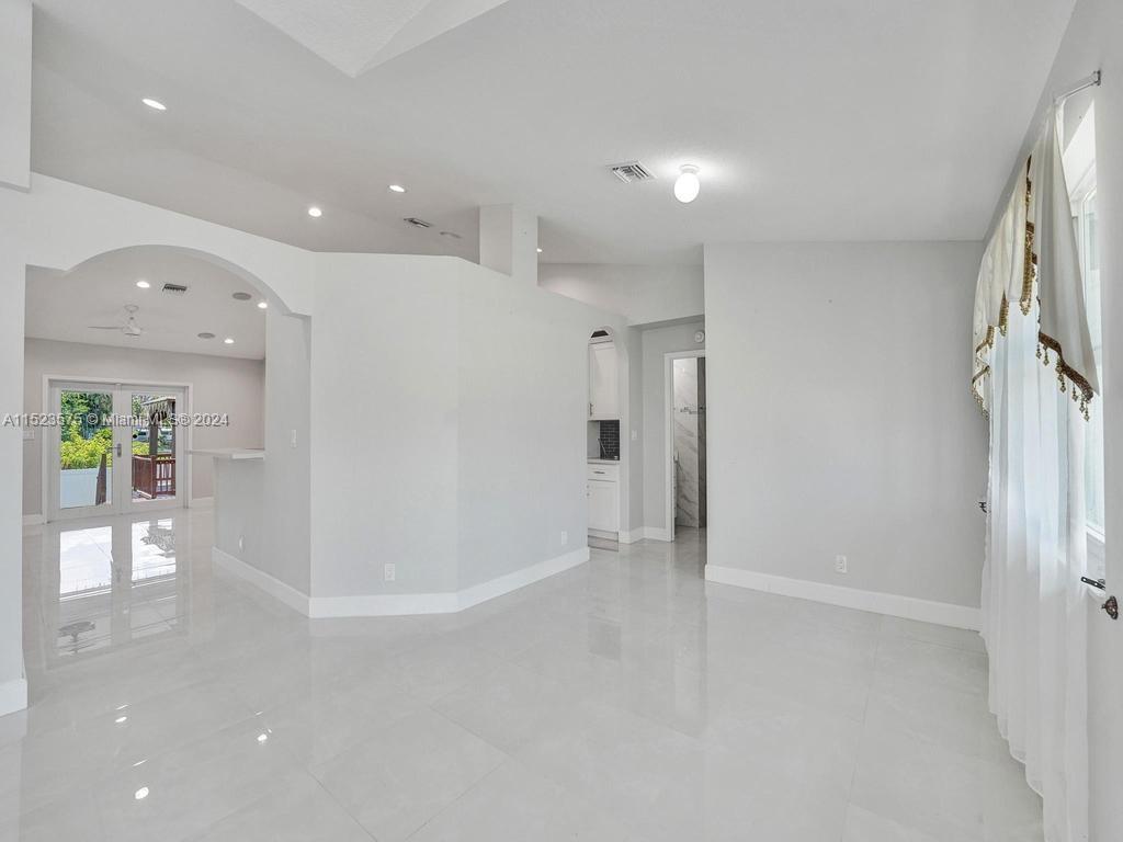 1030 SW 2nd St, Hallandale Beach, Florida 33009, 4 Bedrooms Bedrooms, ,2 BathroomsBathrooms,Residential,For Sale,1030 SW 2nd St,A11523575