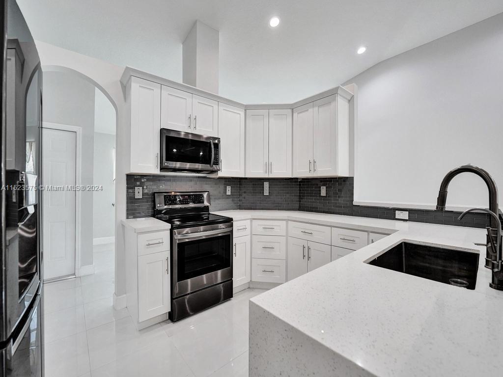 1030 SW 2nd St, Hallandale Beach, Florida 33009, 4 Bedrooms Bedrooms, ,2 BathroomsBathrooms,Residential,For Sale,1030 SW 2nd St,A11523575