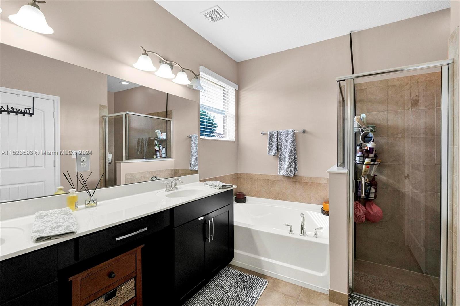 2133 NW 14th Pl, Homestead, Florida 33030, 4 Bedrooms Bedrooms, ,3 BathroomsBathrooms,Residential,For Sale,2133 NW 14th Pl,A11523593