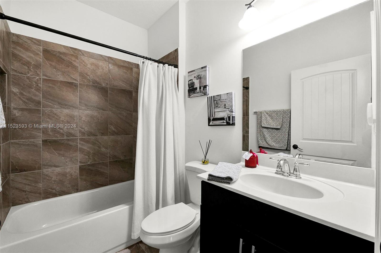 2133 NW 14th Pl, Homestead, Florida 33030, 4 Bedrooms Bedrooms, ,3 BathroomsBathrooms,Residential,For Sale,2133 NW 14th Pl,A11523593