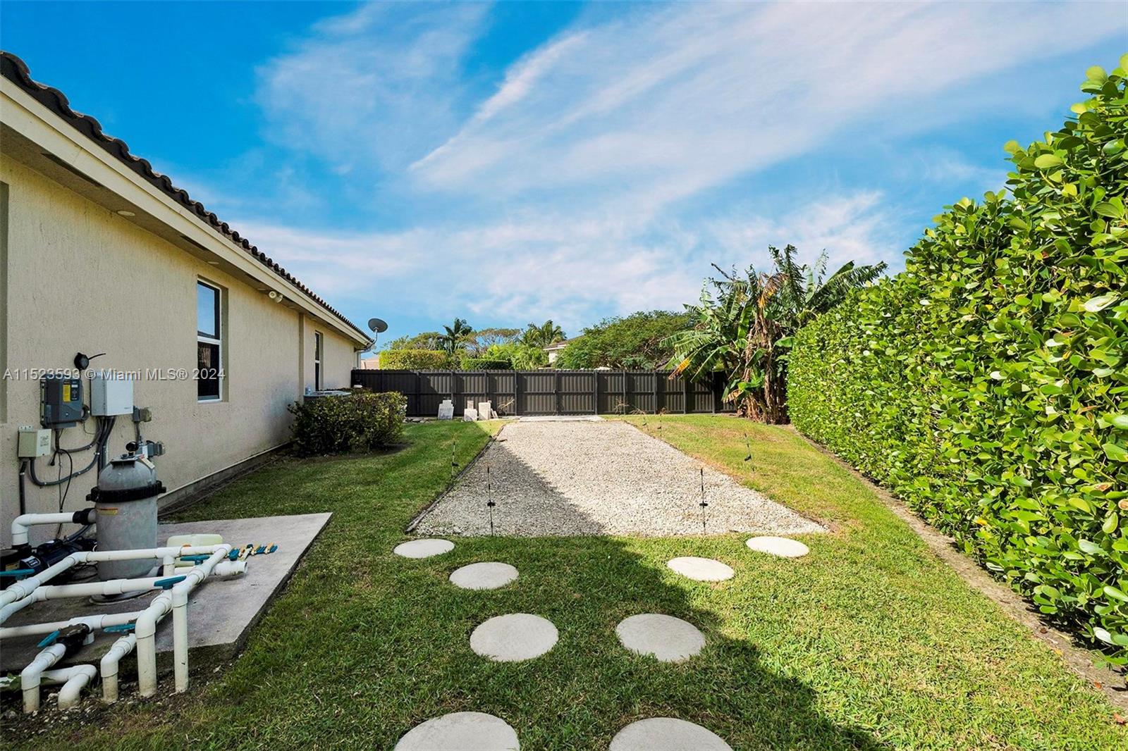 2133 NW 14th Pl, Homestead, Florida 33030, 4 Bedrooms Bedrooms, ,3 BathroomsBathrooms,Residential,For Sale,2133 NW 14th Pl,A11523593